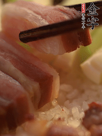 轉(zhuǎn)小火，繼續(xù)蓋蓋子燜2-3分鐘。