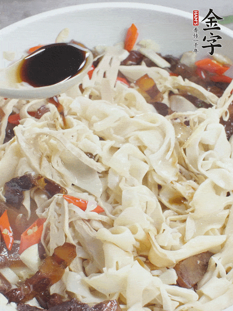 下糯米筍，淋一點(diǎn)生抽、蠔油調(diào)味。