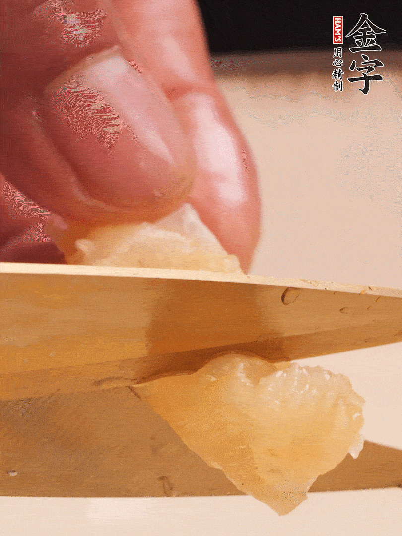 取出放入清水中，清洗表面，再剪成小段